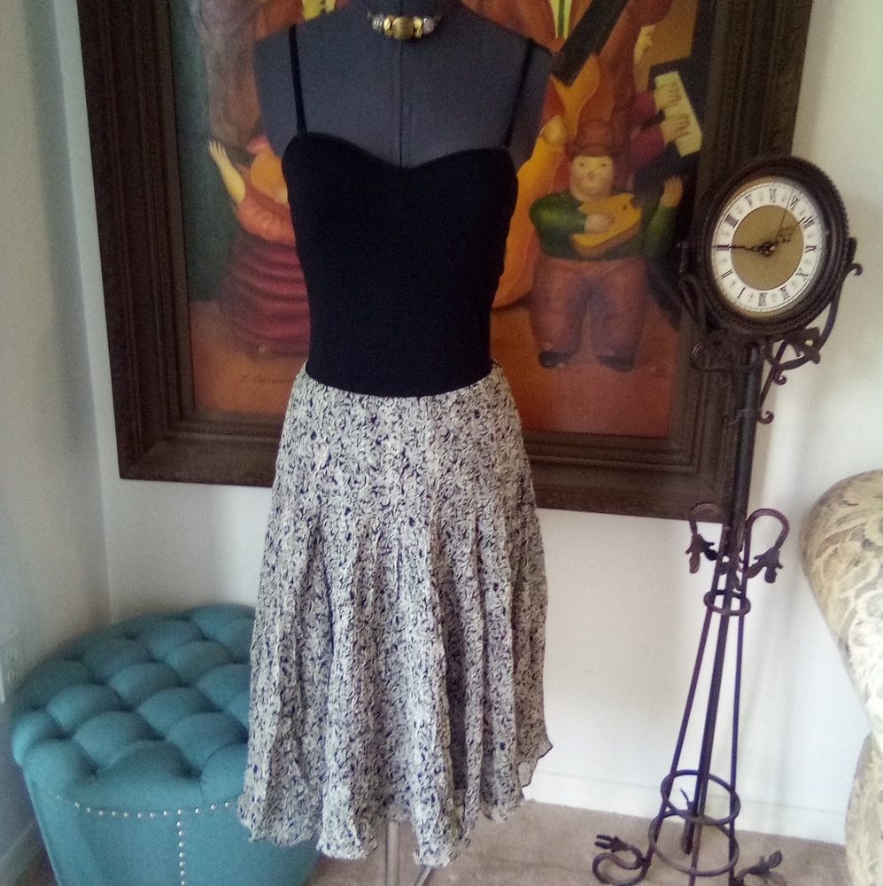 Jones New York 💯% Silk Skirt